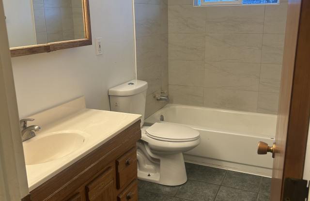 2105 Michael Dr photos photos