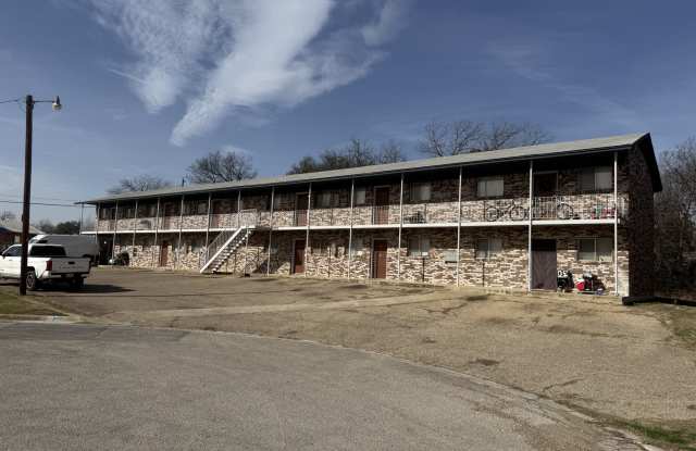 1015 Wells Circle - 33 photos photos