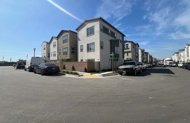 Brand New 4 Bed / 3.5 Bath Single-Family Home – Modern, Spacious  Energy Efficient photos photos