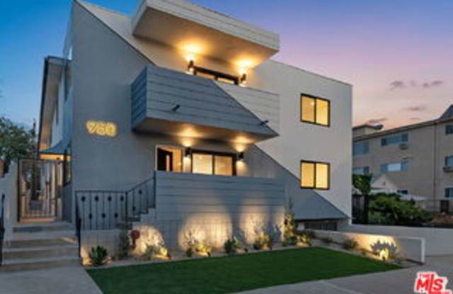 950 Havenhurst Drive photos photos