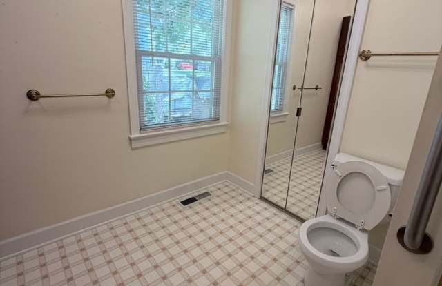 3 Bedroom 2 Bathroom House Gallery 4