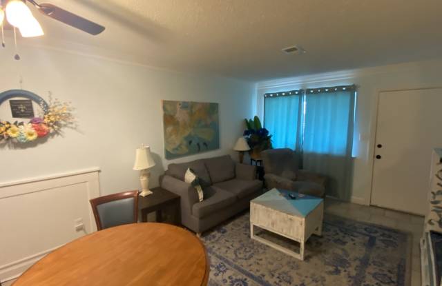 726 NE Eglin Parkway Unit 8A Gallery 3