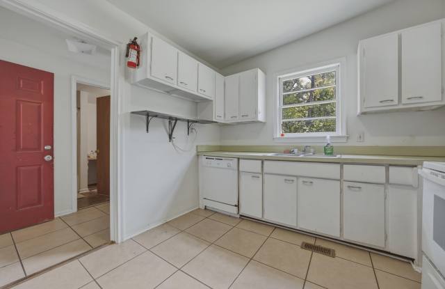 1641 Atkamire Drive Gallery 3