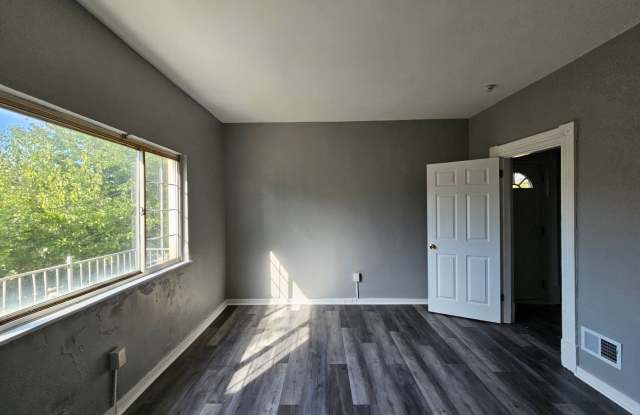 2 bed 1 bath house for rent in Carrick ! photos photos 2 bed 1 bath house for rent in Carrick ! photos photos