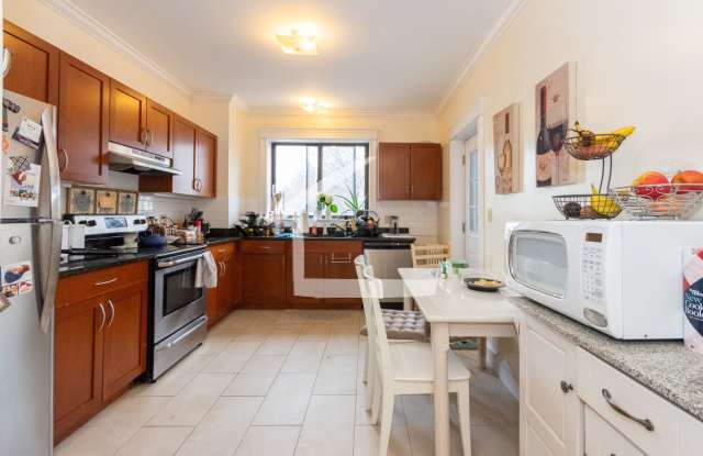 Huge, updated 4 bed in a prime spot in Allston. photos photos