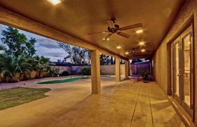 1321 E La Jolla Dr Gallery 4