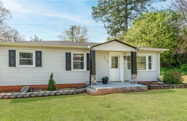Beautiful Home with tons of land Gallery 1