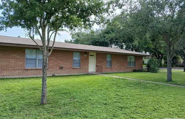613 W LINDA AVE. photos photos