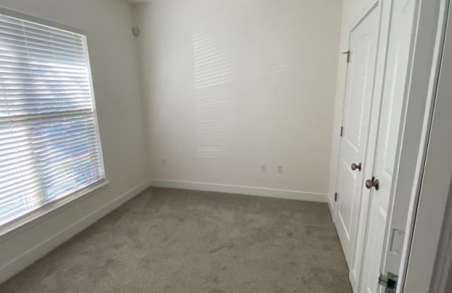740 Seigle Point Dr Gallery 3