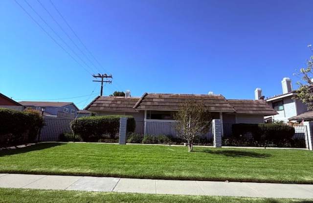 Beautiful 3 Bedroom, 2 Bathroom, Simi Valley Condominium, Ready for Move-In! photos photos