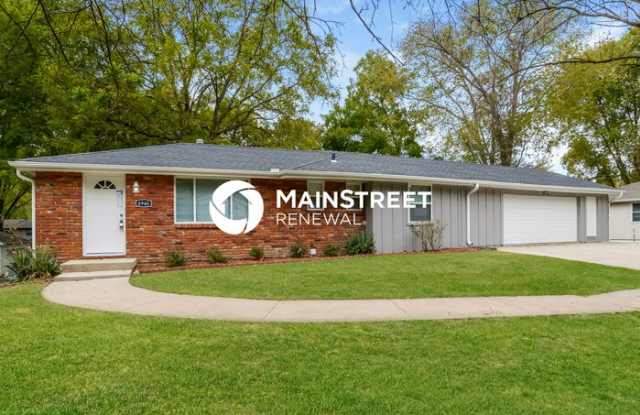 6946 North Hickory Street Gallery 1