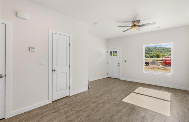 18398 71 Highway Gallery 4
