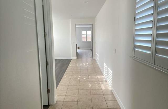 Spacious 5-Bedroom Home with Loft in The Rivers – $3,850/Month Gallery 4
