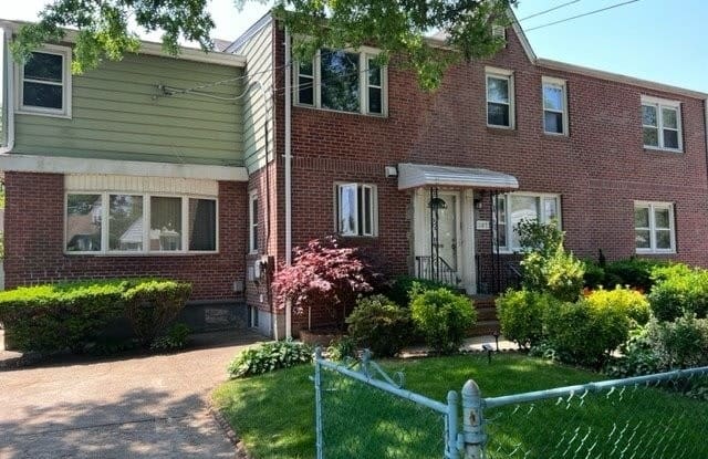 107 N 6th Street - 107 North 6th Street, New Hyde Park, NY 11040