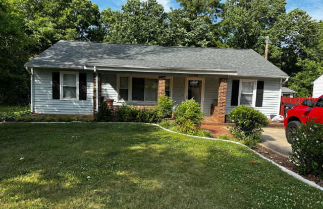 1706 Wood Ave - 1706 Wood Avenue, Burlington, NC 27215