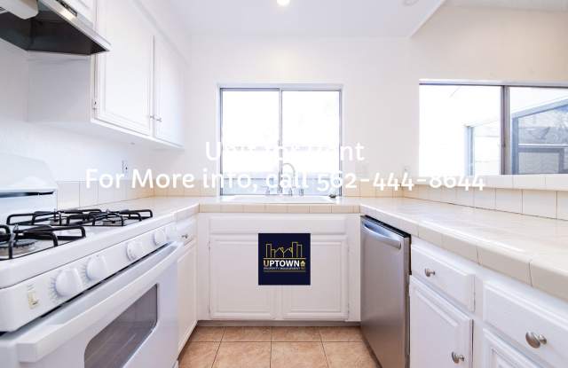 Townhome - 3 Bedrooms-2 Baths - Santa Ana - 2950 South Greenville Street, Santa Ana, CA 92704