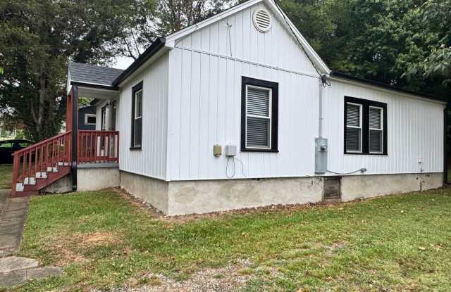 Cute and updated 2 Bedroom, 1 Bathroom House in High Point! Gallery 3