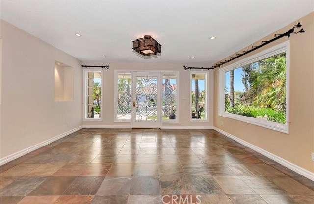 3140 East Bradbury Court Gallery 3
