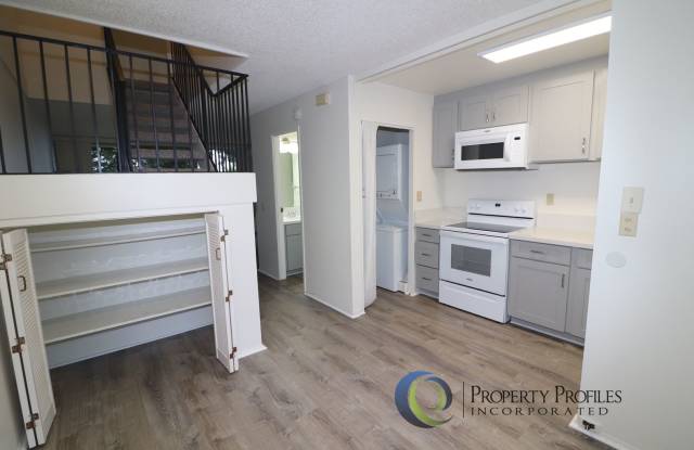 2 Bedroom 1.5 Bathroom Mililani Townhouse - Available Now! - 95-314 Kaloapau Street, Mililani Town, HI 96789