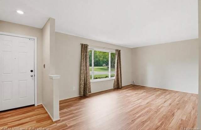 23645 Ripple Creek Gallery 3