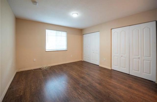 976 North 18th Court Gallery 3