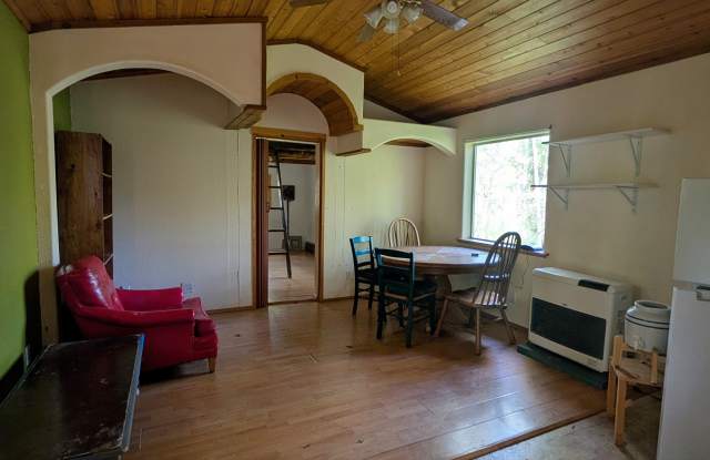 1221 Broadview Drive Gallery 3