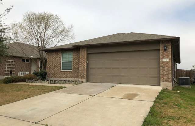 4 Bedroom Charm in Manor Gallery 3