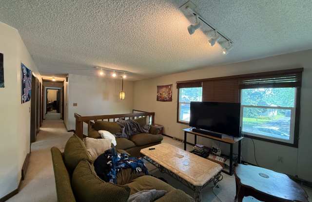 $2,995 | 4 Bedroom, 2.5 Bathroom Multi Floor House | NO Pets | Available for August 5th, 2026 Move In! Gallery 4