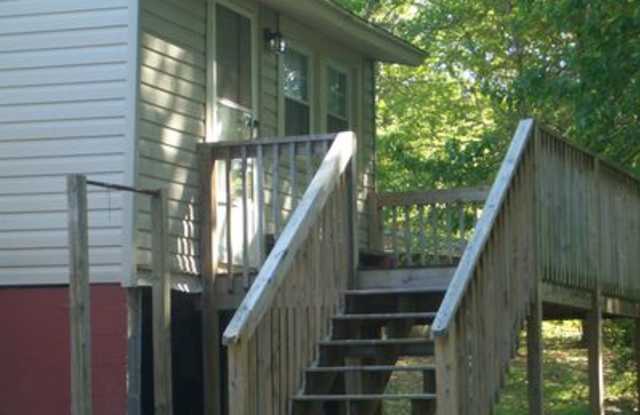 305 Ivydale Drive Gallery 2
