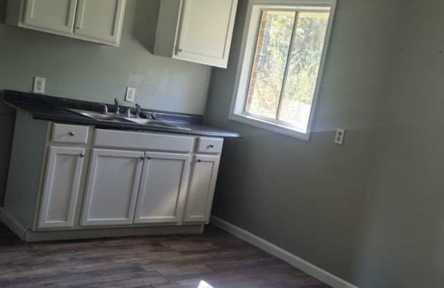 Affordable 1 Bedroom – Only $650/Month - 303 West Thomas Court, Milledgeville, GA 31061