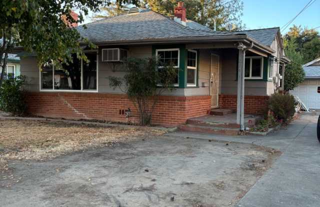 3 Bed / 2 Bath Sacramento Home Gallery 1