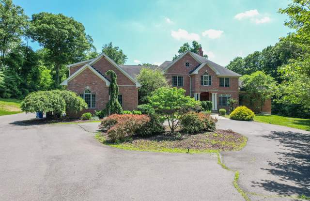 215 Old Mountain Road - 215 Old Mountain Road, Hartford County, CT 06032
