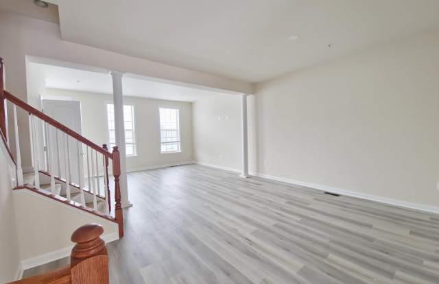 4705 VERDANA Loop Gallery 4