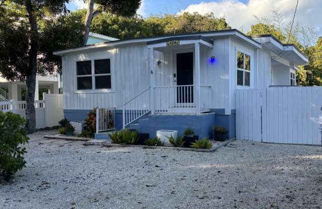 124 S Bay Harbor Drive Gallery 2