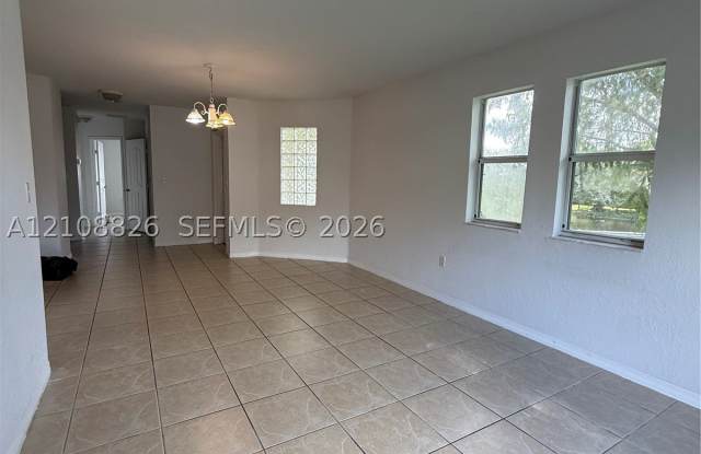 8852 NW 111th Ct Gallery 4