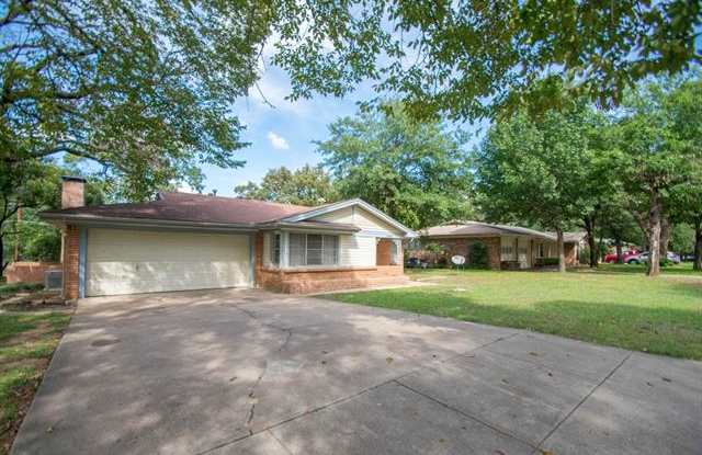 7105 Robinhood Lane Gallery 3