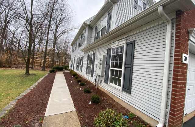 701 DEER RUN COURT Gallery 4
