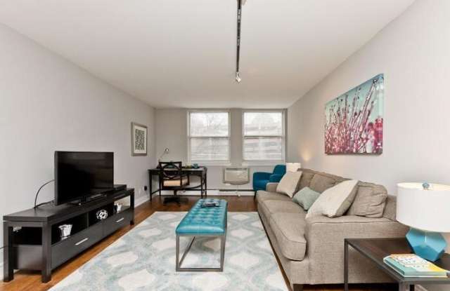 6401 North Sheridan Road Gallery 2
