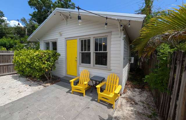 Adorable Rental in the Heart of Sarasota photos photos