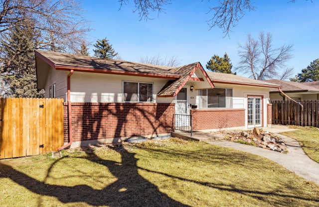 Updated 4 Bedroom Home in South College Heights photos photos