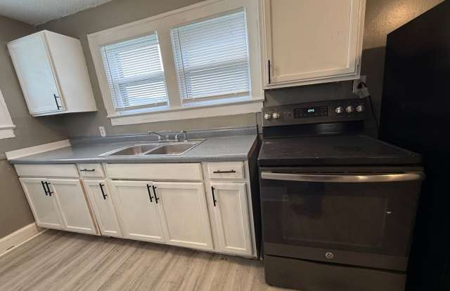 For Rent: 1203 S Shipley! Spacious 2 Bedroom Home! - New Appliances, Washer & Dryer Hookups included! Gallery 4