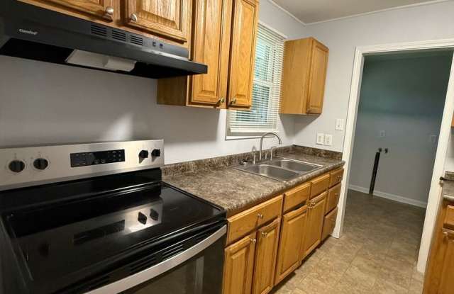 Charming 3 bedroom home in Northwoods Gallery 4