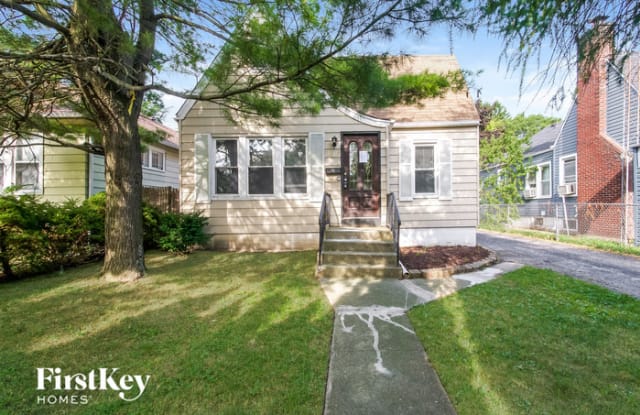216 South Elmwood Avenue - 216 South Elmwood Avenue, Waukegan, IL 60085