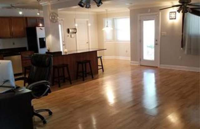 4905 RYE Street Gallery 2