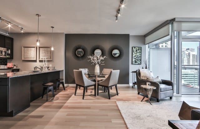 125 W Ohio St - 125 West Ohio Street, Chicago, IL 60654