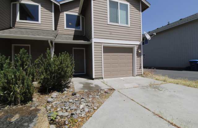 Charming 3-Bedroom townhouse with Garage  Fenced Yard Near Vern Patrick Elementary photos photos