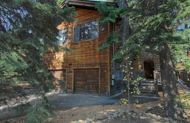 SKI LEASE: Economical 3-Bedroom Home, On Bus line, Wood Burning Fireplace, Garage - 4101 North Lake Boulevard, Placer County, CA 96140