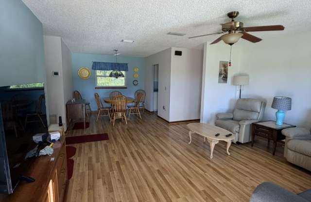 3/2 Rental In 55+ Pine Run Estates Gallery 3