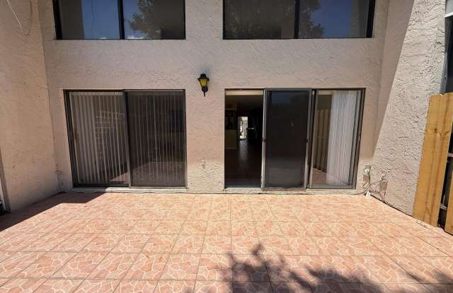 5006 S University Drive Gallery 2