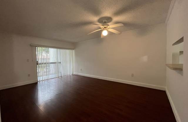 701 North Pine Island Rd #202 Gallery 2